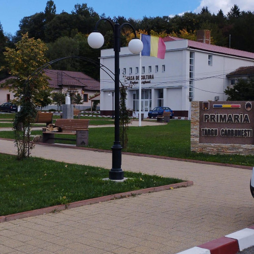 Spectacol dedicat Zilei Internaționale a Femeii la Târgu Cărbunești