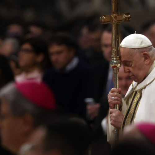 Papa Francisc îndeamnă la pace de pe patul de spital