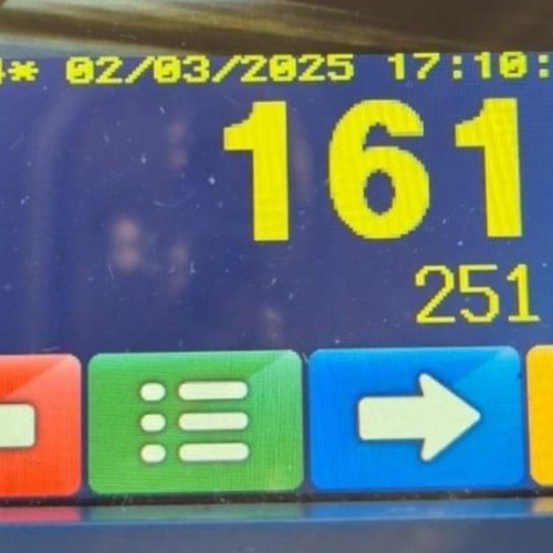 Tânăr din Gorj prins conducând cu 161 km/h în Vâlcea