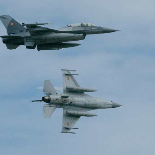 Zboruri de antrenament cu aeronave F-16 în România