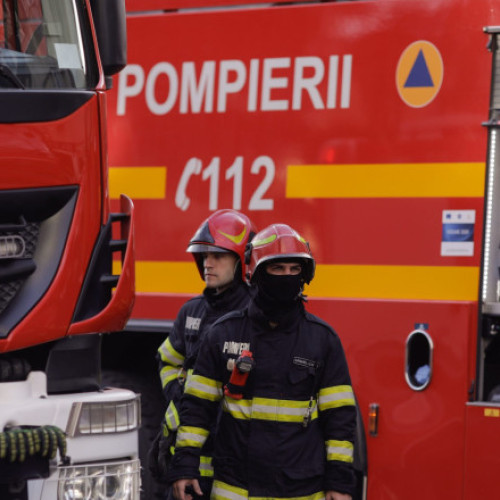 Incendiu într-un apartament din Sibiu, locatarii evacuați