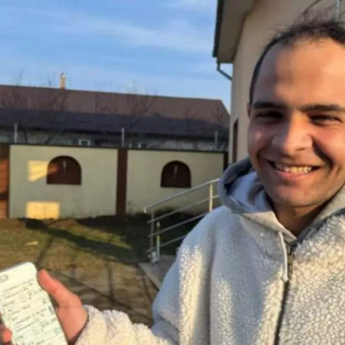 Un tânăr abandonat în tren și-a găsit un cămin