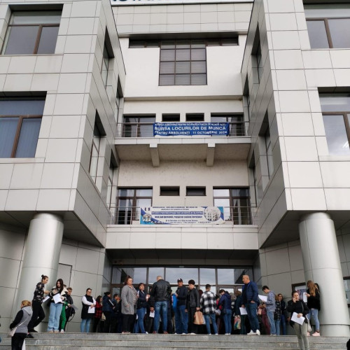 Universitatea &quot;Constantin Brancusi&quot; lansează un program pentru tinerii defavorizați