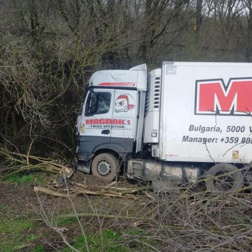 Trafic ingreunat pe DN 6 din cauza unui accident rutier