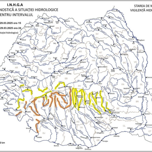 Risc de inundații până sâmbătă la miezul nopții