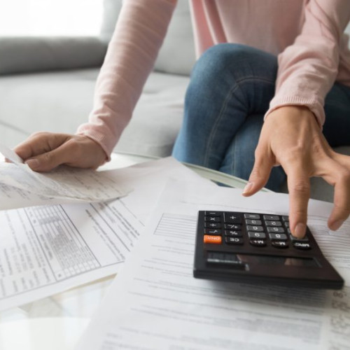 Crește numărul românilor cu dificultăți financiare grave