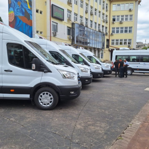 Consiliul Județean Gorj a semnat un contract pentru 11 microbuze electrice