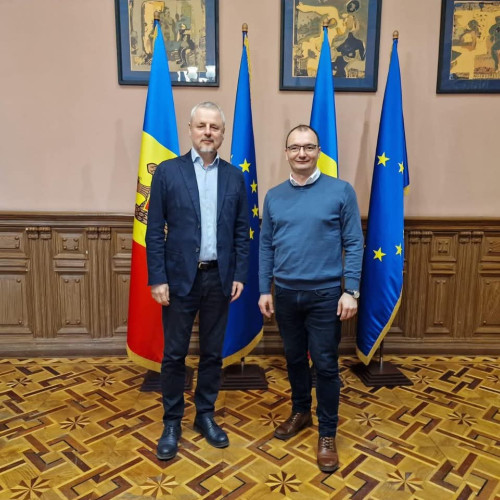 Iulian Popescu, moderator la Forumul Economic de la Chișinău