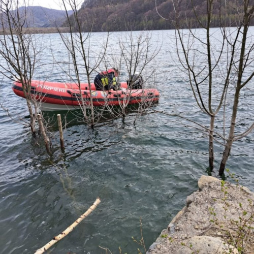Pompier găsit decedat în lacul de acumulare de la Siriu