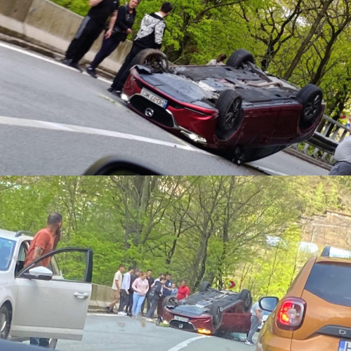 Accident pe Defileul Jiului: autoturism răsturnat cu numere de Hunedoara