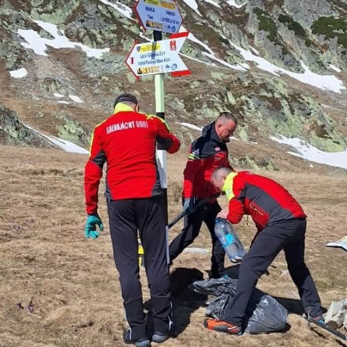 Refacerea marcajelor turistice în masivul Parâng