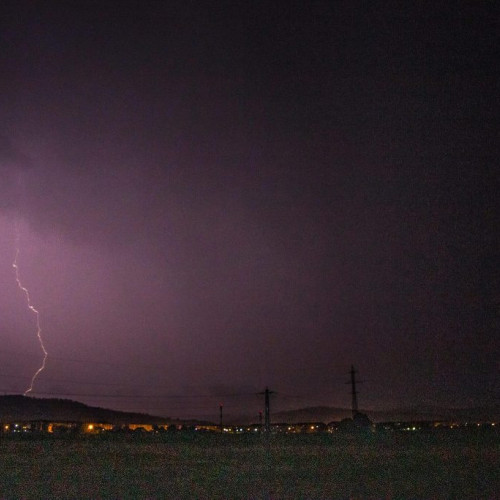 Prognoza meteo: iunie aduce caniculă și furtuni