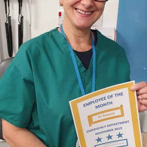 Roxana Hotoboc, medic de top în Londra, își exercită dreptul la vot pentru alegerile din România