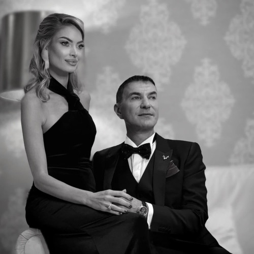 Valentina Pelinel și Cristi Borcea au recurs la negocieri directe pentru a-și recupera banii investiți într-un apartament de lux