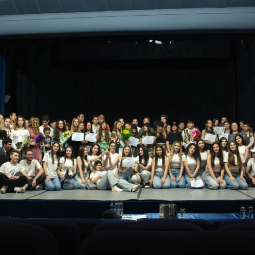 Colegiul Național &quot;Ecaterina Teodoroiu&quot; din Târgu Jiu a găzduit, vineri, cea de-a VII-a ediție a concursului interșcolar GO TALENT, eveniment devenit o tradiție pentru tinerii talentați din județul Gorj. Potrivit asingerj.ro, evenimentul a reunit elevi din mai multe unități școlare din județ, precum școli gimnaziale și licee din Târgu Jiu, Godinești, Motru și Târgu Cărbunești.