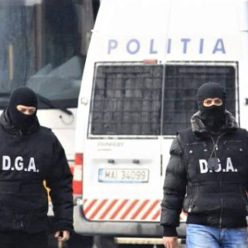 Percheziţii în judeţul Vâlcea într-un dosar de corupţie