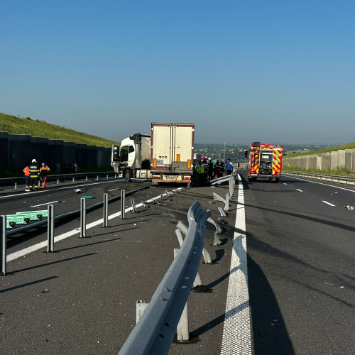 Accident grav pe DN12 Craiova-Pitești, traficul blocat în ambele sensuri