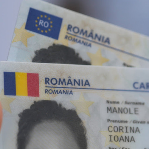 Drepturile pentru eliberarea cărții electronice de identitate pentru copiii sub 14 ani, începând de acum, anunță Direcția Județeană de Evidența Persoanelor Gorj. Potrivit asigorj.ro, părinții sau reprezentanții legali pot depune cereri pentru acest document, care este opțional, dar oferă multiple beneficii și o siguranță mai mare pentru copiii mici.
