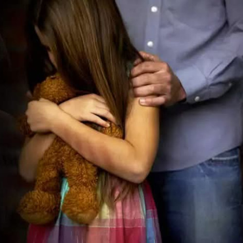 bărbat de 39 de ani acuzat de agresiuni sexuale asupra fiicelor sale
