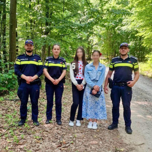 Doi adolescenți din comuna Rachitoasa, județul Bacău, s-au ratacit în pădure după ce au decis să schimbe traseul spre casă