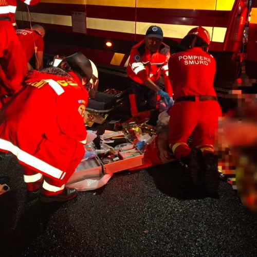 Doi tineri morți și patru răniți într-un accident grav pe E 58