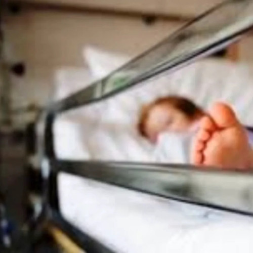Malpraxis: Un copil a murit după ce doctorii i-au dat sirop pentru „roșu în gât”