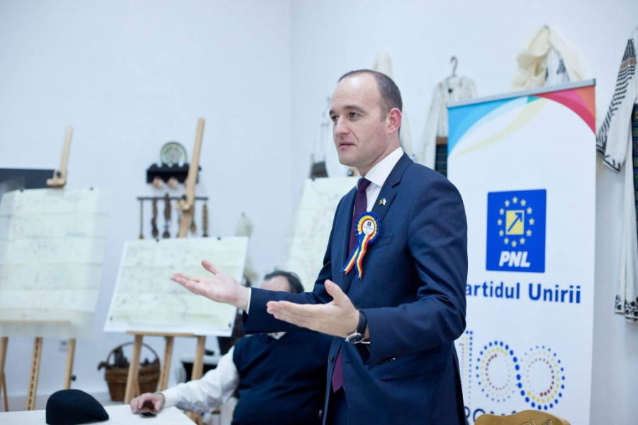 surprins de focarul de critici privind măsurile fiscale ale guvernului, Dan Vilceanu a declarat că pachetul 2 de măsuri conține, în mare parte, majorări de taxe și nu reduceri de cheltuieli ale statului. Potrivit fostului ministru, declarațiile premierului Ilie Bolojan, conform cărora România riscă să nu-și poată plăti datoriile dacă nu înăsprește măsurile de austeritate, sunt exagerate.