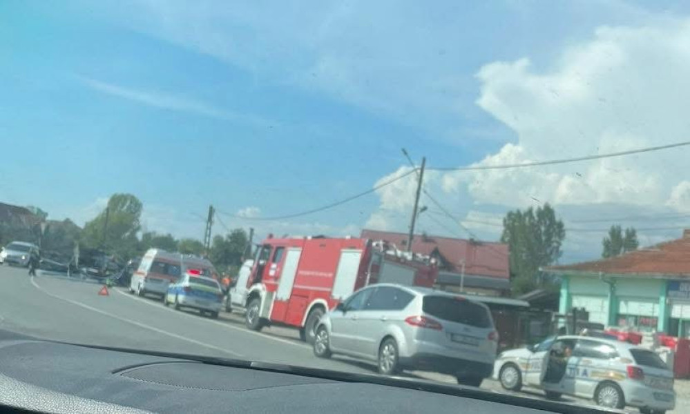 Accident rutier în Slătioara, în zona Milostea – DN67, implicând două autovehicule