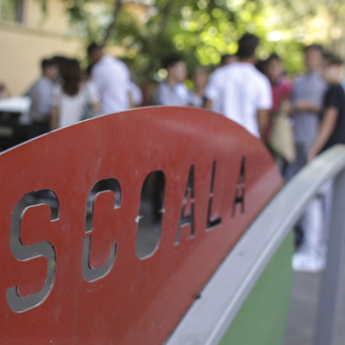 A doua zi a noului an școlar: tensiuni între profesori și autorități