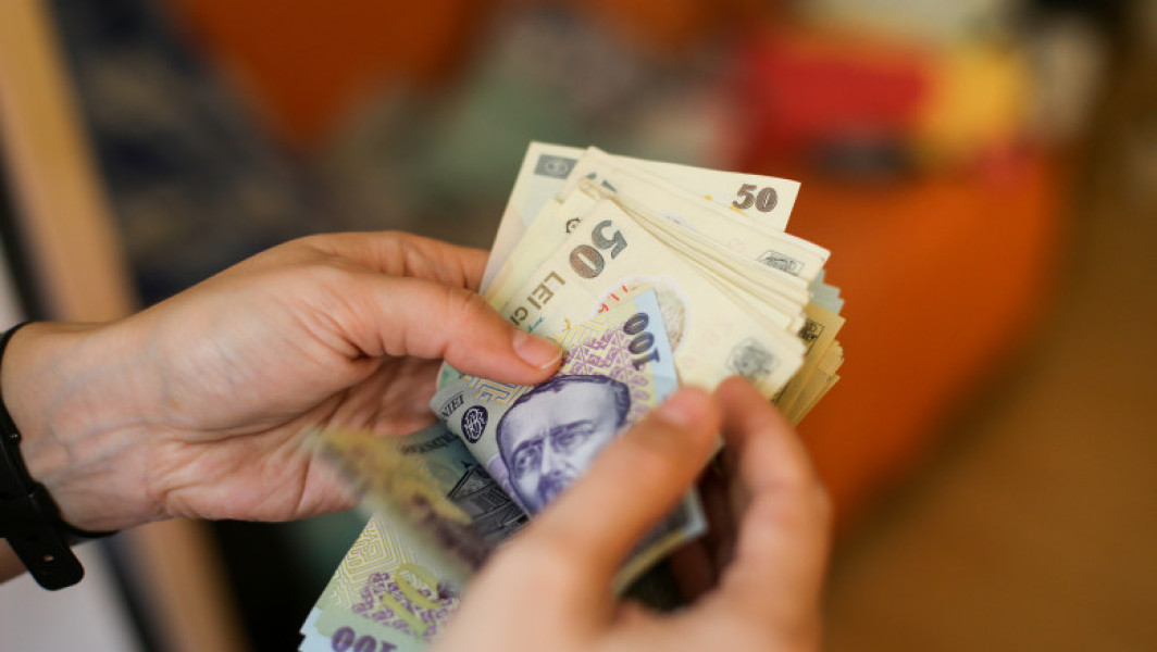Vechimea în muncă rămâne criteriul esențial pentru pensie, cu opțiuni voluntare
