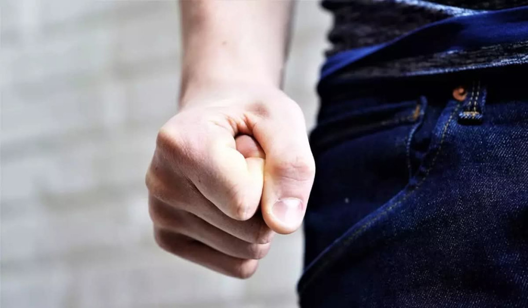 Bărbat din Călărași reținut pentru sechestrare și violențe asupra concubinei