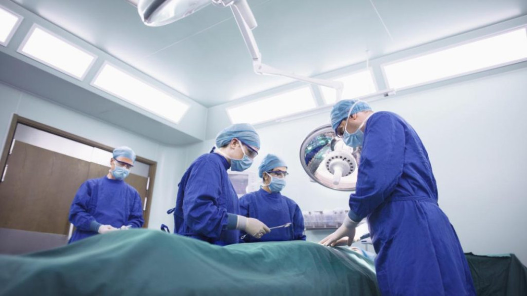 Doctor acuzat de relații intime în sala de operație