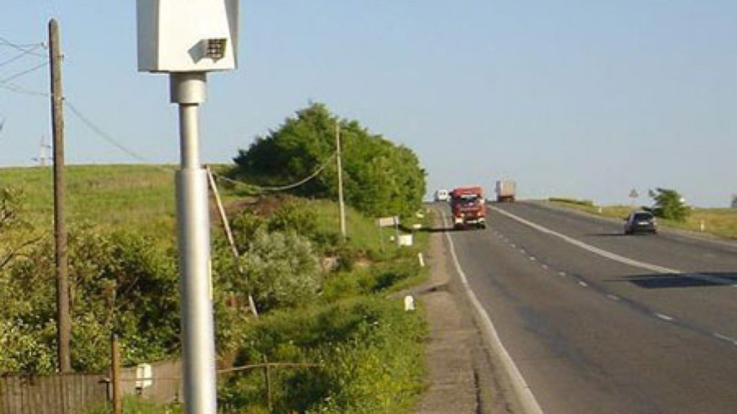 Șoferii pot sta „liniștiți”! Montarea celor 400 de radare fixe, în stand by