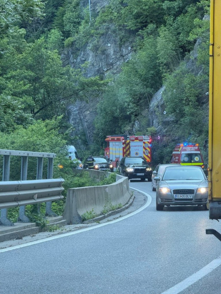 O femeie a fost rănită în urma accidentului de pe Defileul Jiului!