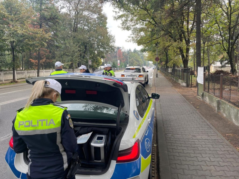Acțiune blitz pe DN 64 Râureni: peste 30 de sancțiuni pentru șoferi