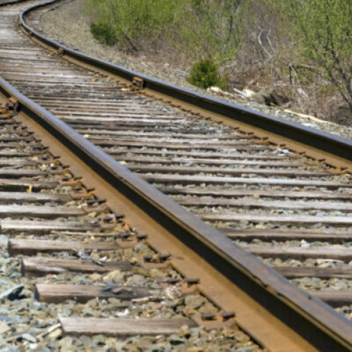 Şapte persoane reţinute pentru furt de combustibil şi piese de la CFR Marfă