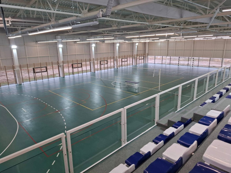 Polovragi inaugurează o sală de sport modernă cu tribună de 180 locuri
