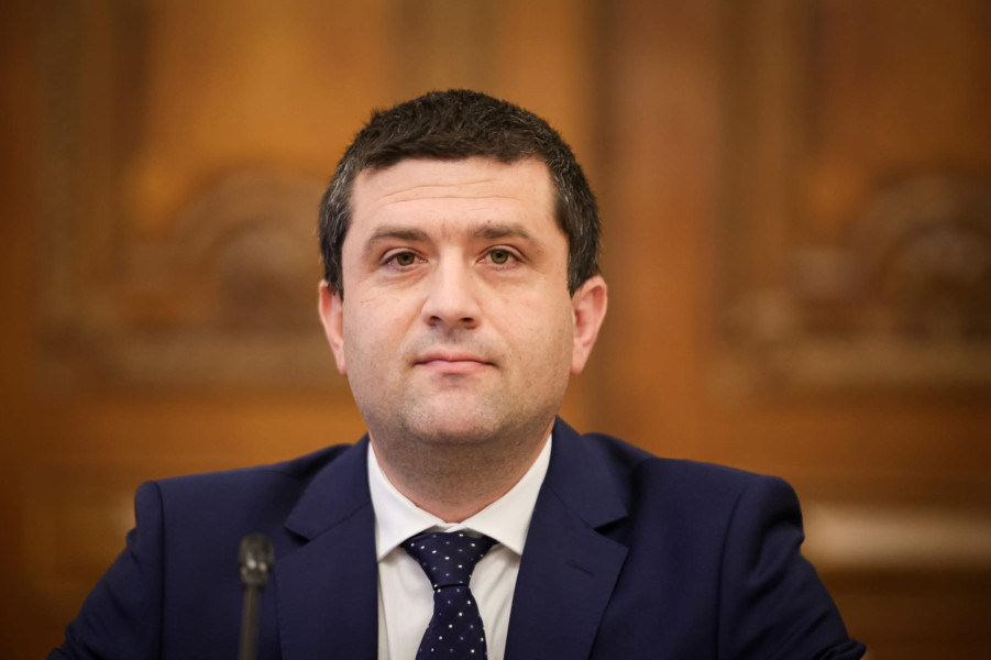 Senatul respinge moțiunea simplă împotriva ministrului Radu Miruță
