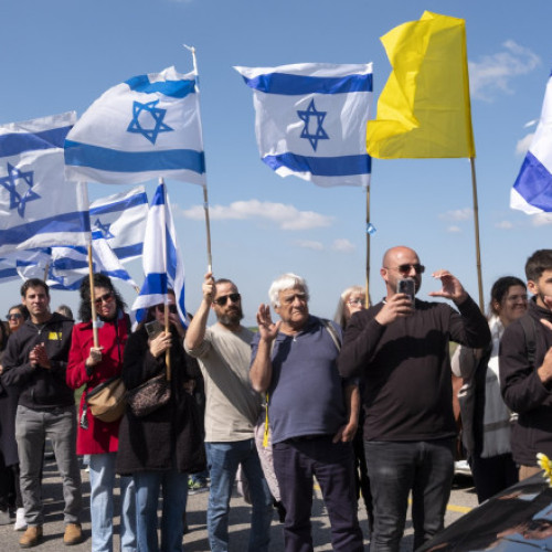 Hamas a predat patru cadavre ale ostaticilor morți armatei israeliene în cadrul unui acord de încetare a focului