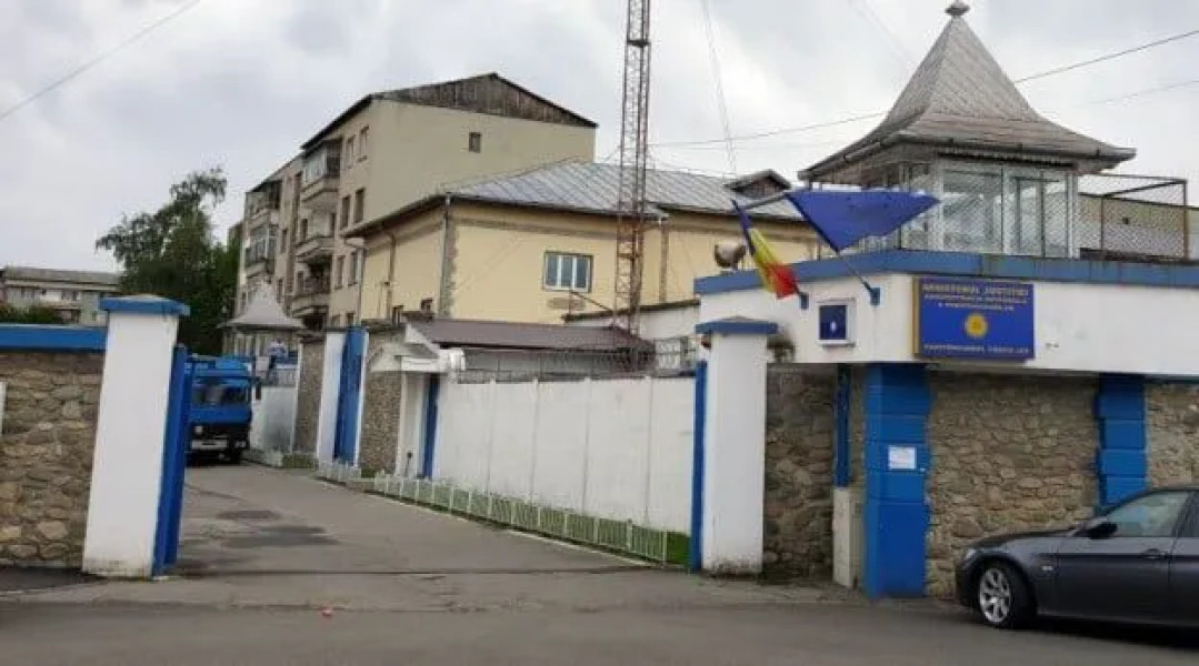 Deținut din Penitenciarul Târgu Jiu a spart baza de date și a manipulat conturile colegilor