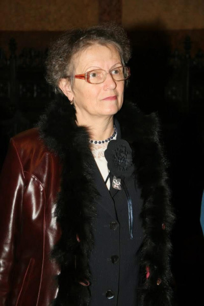 A murit Doina Popescu, fostă profesoară și bunică iubită din Târgu Jiu