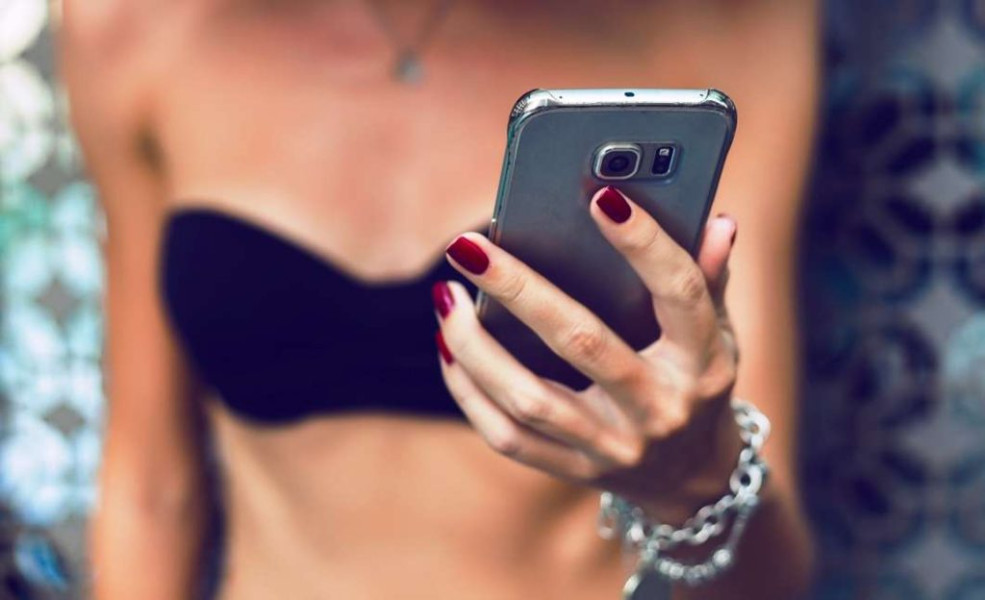 ChatGPT va oferi o versiune cu conținut erotic pentru utilizatorii adulți