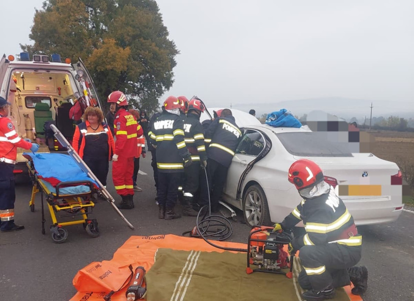 Accident rutier pe DN 67 în Corcova, pompierii intervin de urgență