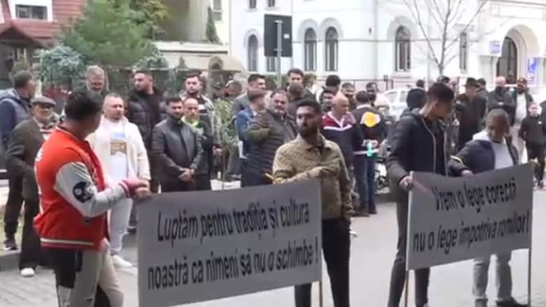 Comunitatea romă din Târgu Jiu protestează față de interzicerea căsătoriilor între minori