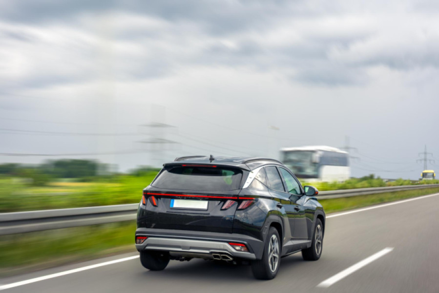 Descoperire a unei rețele de furt auto condusă de o familie de români în Austria