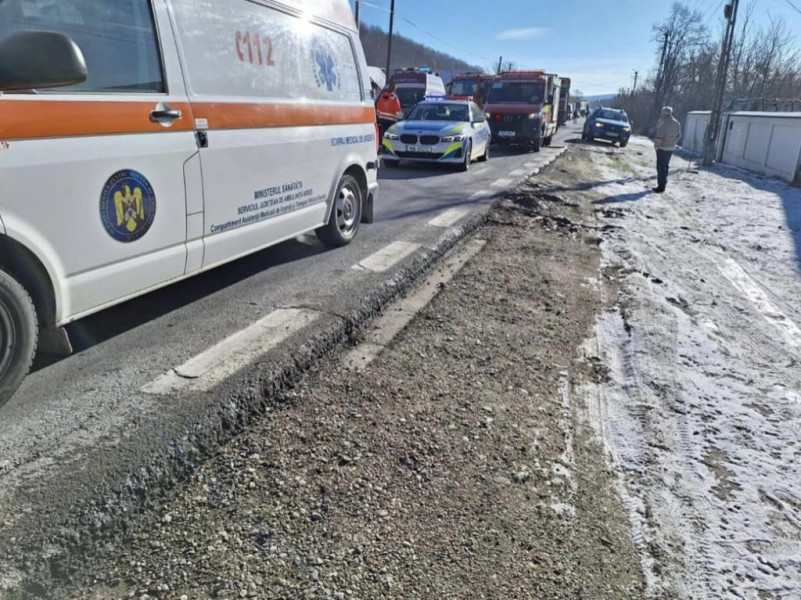 Femeie rănită pe drumul județean 661 după ce a fost lovită de o mașină