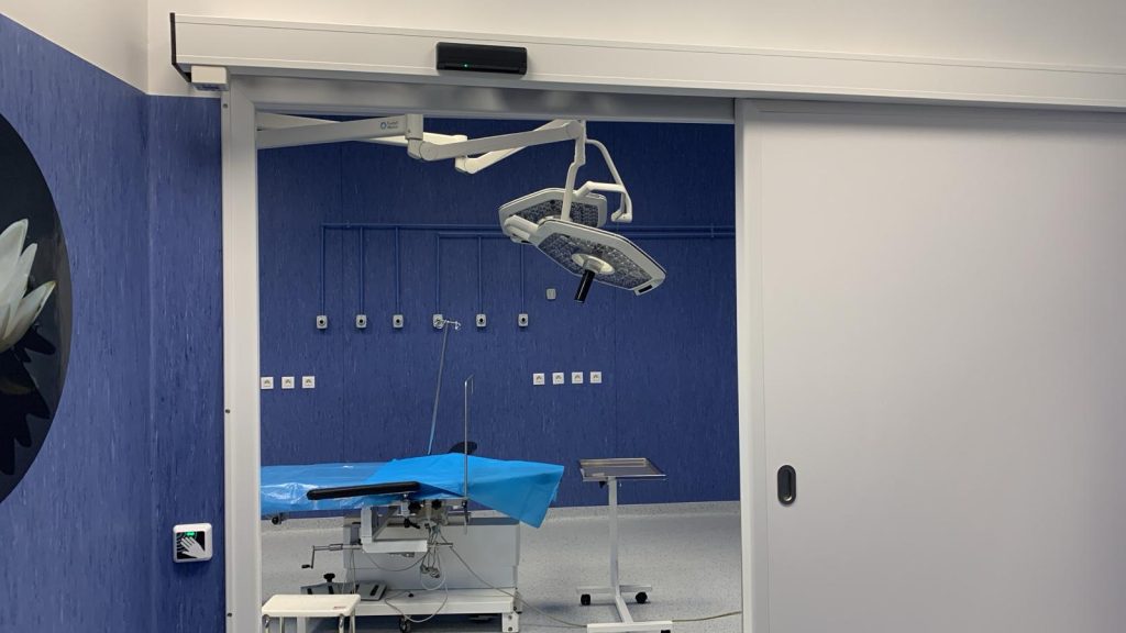 Chirurg din Sinaia acuzat de malpraxis după comă postoperatorie