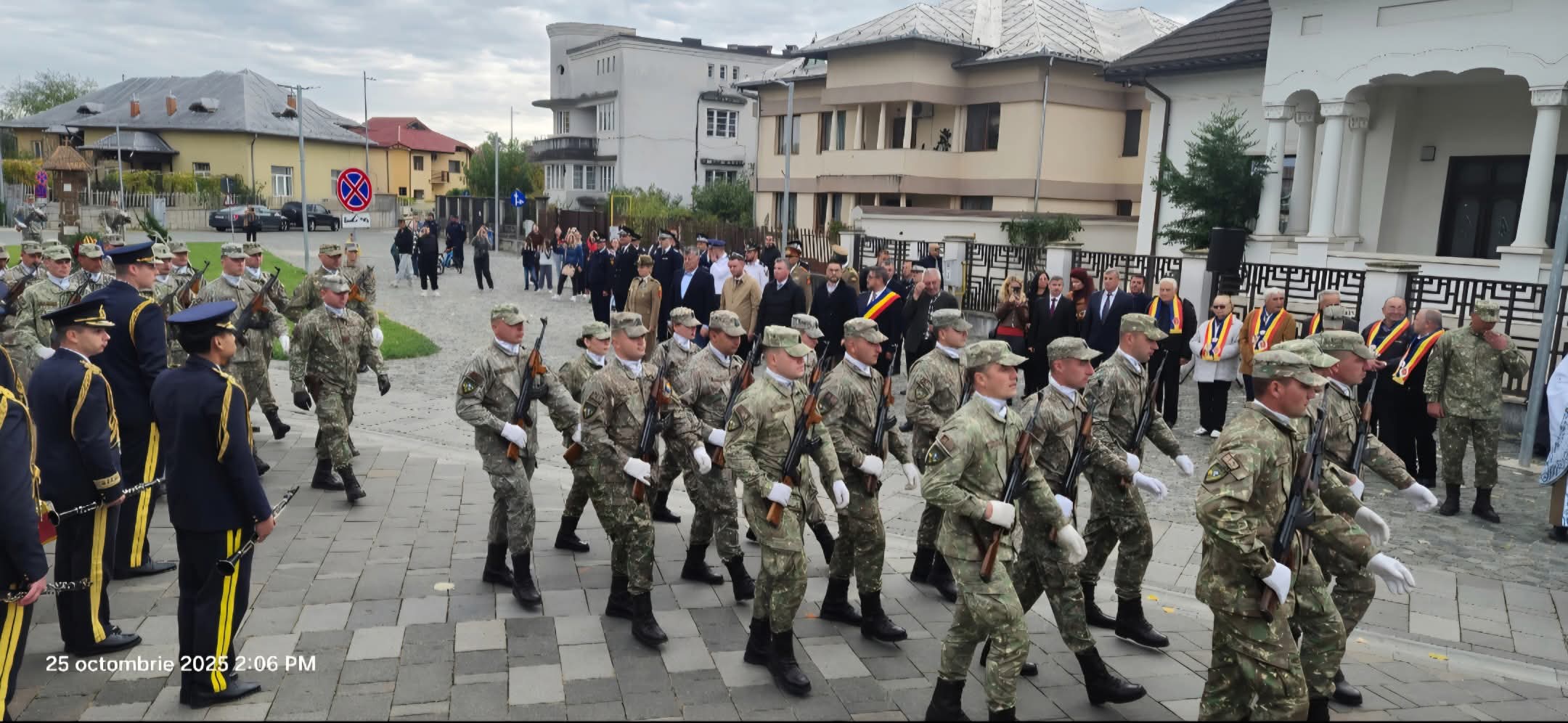 La Târgu Jiu s-a comemorat ziua Armatei României cu o ceremonie oficială