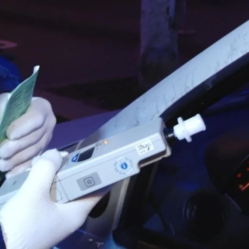 Bărbat din Mătăsari prins băut la volan fără permis de conducere