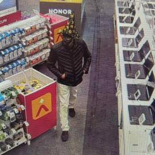 Bărbat reținut la Lugoj pentru furtul unui laptop și conducere fără permis